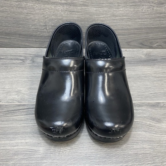 Dansko 38/7 US Womens Shoes Gloss Black Leather Mule Clog Nurse Comfort - Picture 5 of 16